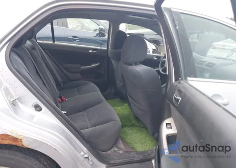 2005 Honda Accord 2.4 Ex from USA, damaged, VIN 1HGCM56795A044651